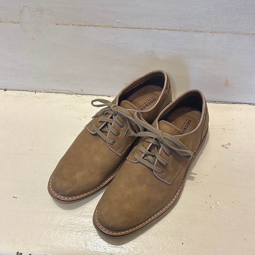 Dockers Brown Oxford Suede Shoes with Lace-Up Design